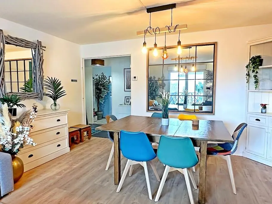 Loasis - Appart T4 Proche Gare Et Centre Ville Villefranche-sur-Saone 0*,  France